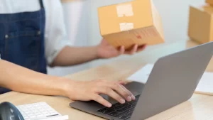 Converting YouTube Viewers into E-commerce Customers Converting YouTube Viewers into E-commerce Customers