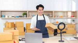 Turning YouTube Viewers into E-commerce Customers Turning YouTube Viewers into E-commerce Customers